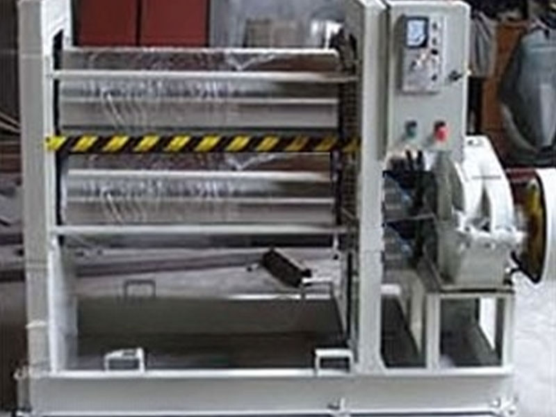 Composite plate rolling machine